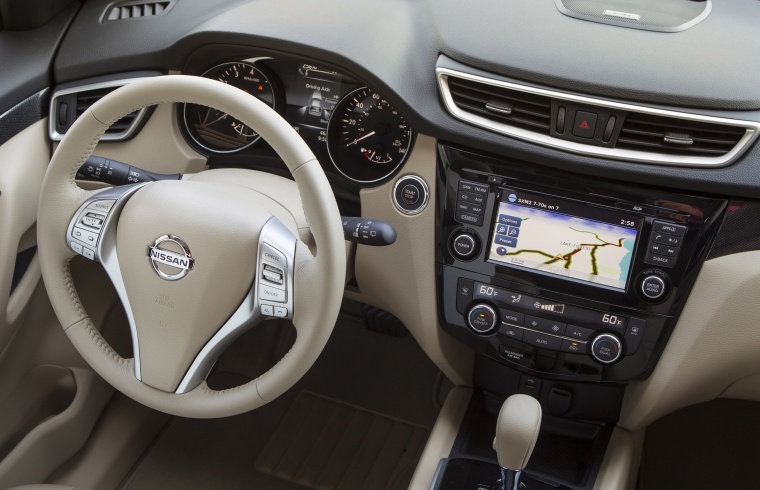 2014 Nissan Rogue SL AWD Cockpit Picture