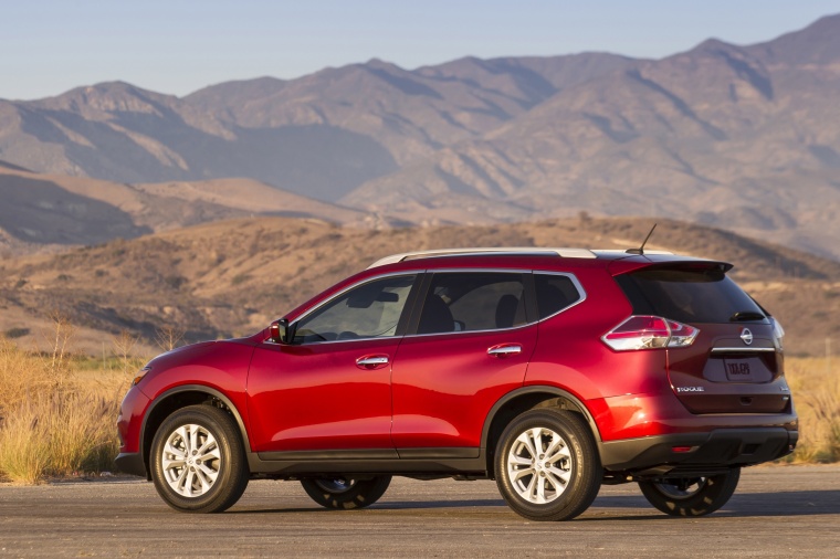 2016 Nissan Rogue SL AWD Picture