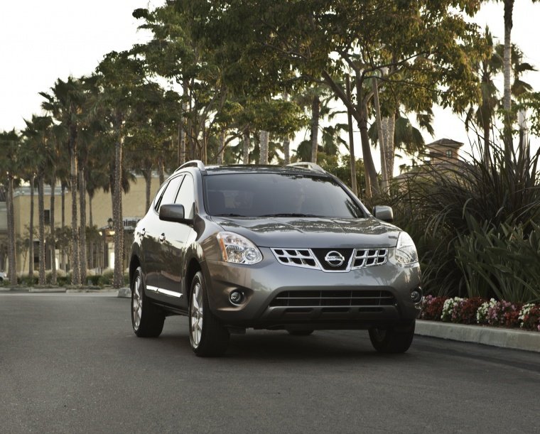 2014 Nissan Rogue Select Picture