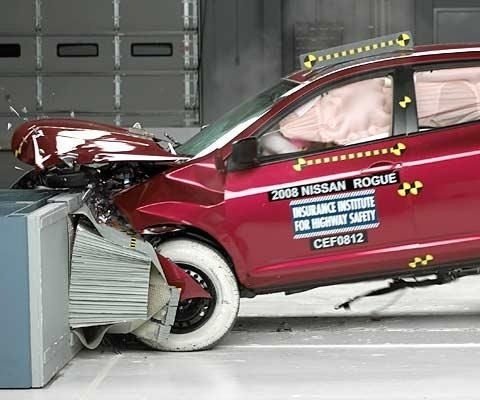 2014 Nissan Rogue Select IIHS Frontal Impact Crash Test Picture