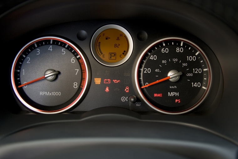 2010 Nissan Sentra SE-R Gauges Picture