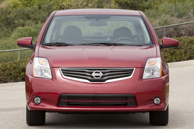 2011 Nissan Sentra SL Sedan Picture