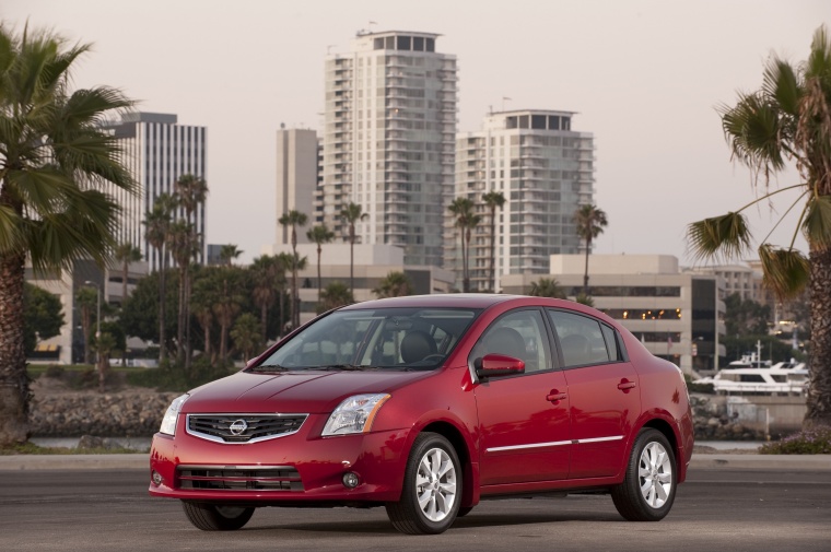 2011 Nissan Sentra SL Sedan Picture