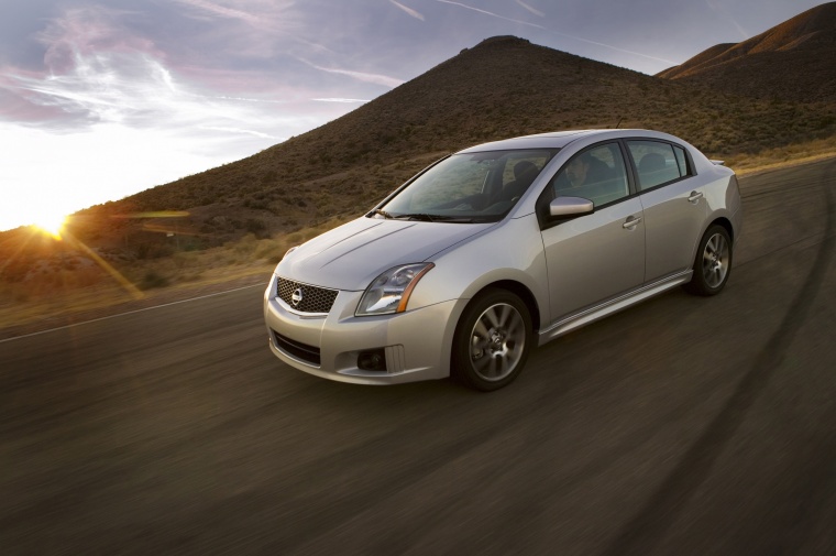 2011 Nissan Sentra SE-R Picture