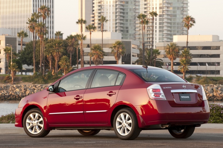 2011 Nissan Sentra SL Sedan Picture