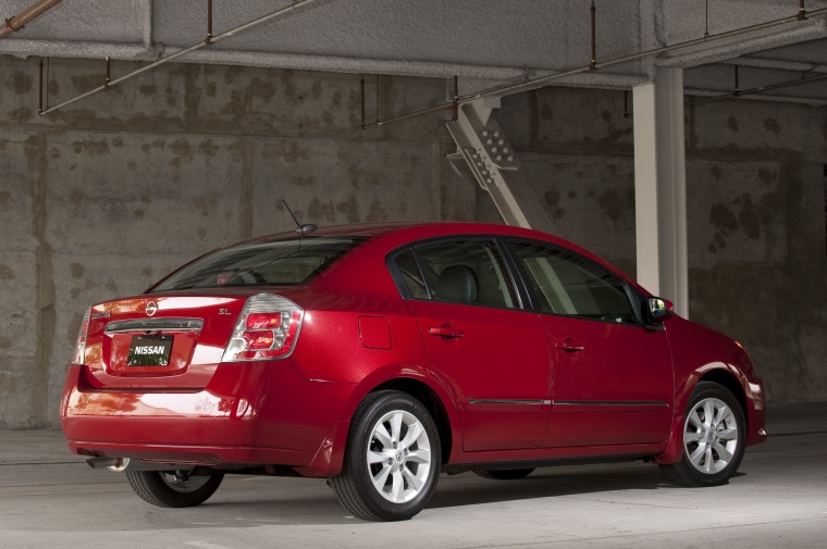 2011 Nissan Sentra SL Sedan Picture