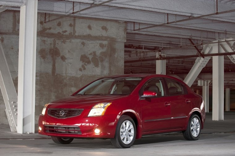 2011 Nissan Sentra SL Sedan Picture