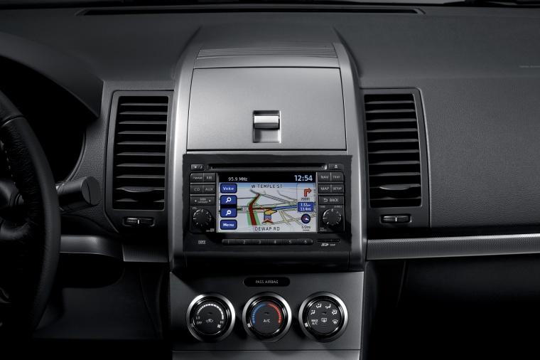 2012 Nissan Sentra SR Special Edition Sedan Center Stack Picture