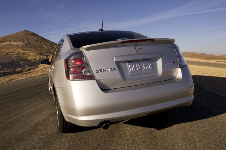 2012 Nissan Sentra SE-R Picture