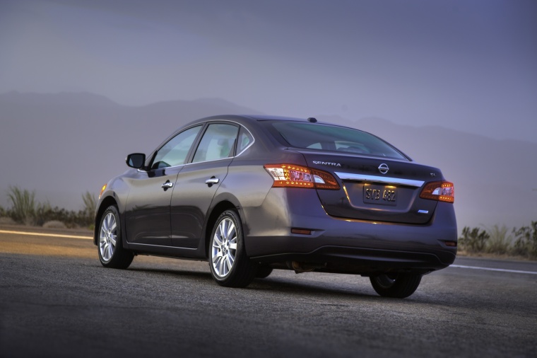 2014 Nissan Sentra SL Picture