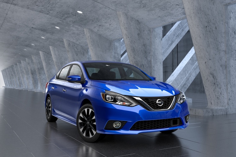 2016 Nissan Sentra SR Picture