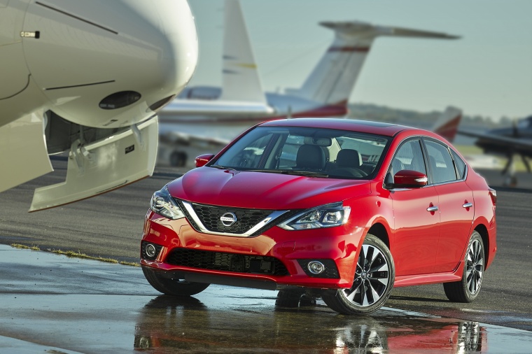 2016 Nissan Sentra SR Picture