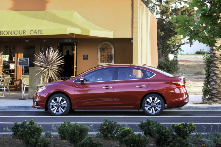 2016 Nissan Sentra SL Picture