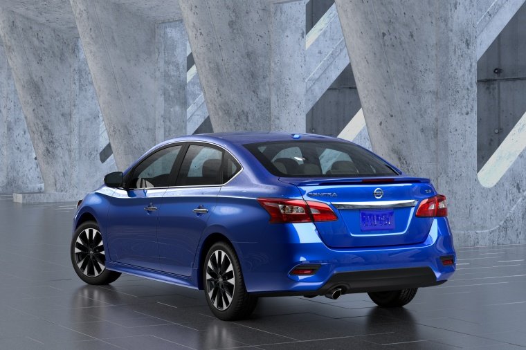 2017 Nissan Sentra SR Picture