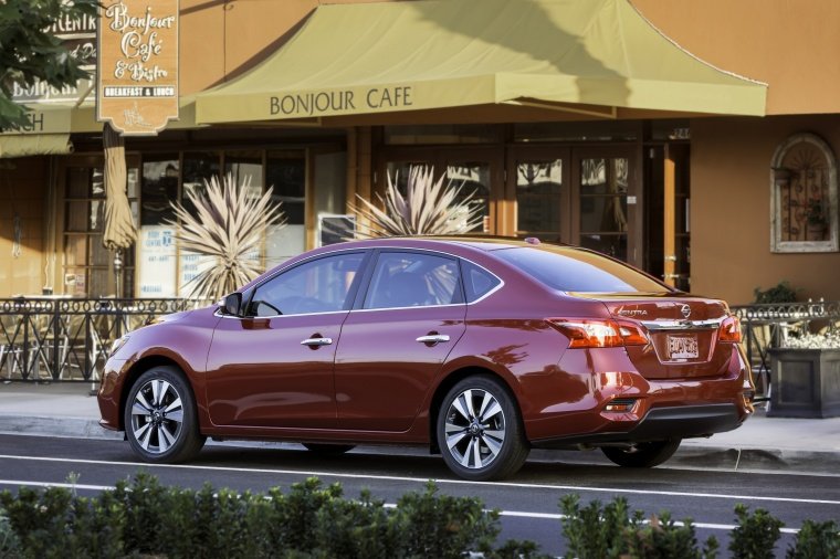 2017 Nissan Sentra SL Picture
