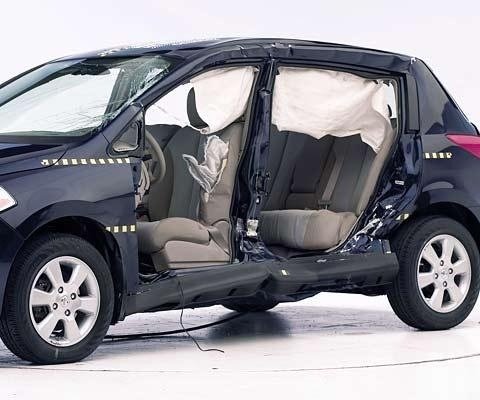 2010 Nissan Versa Sedan IIHS Side Impact Crash Test Picture