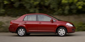 2010 Nissan Versa Reviews / Specs / Pictures / Prices