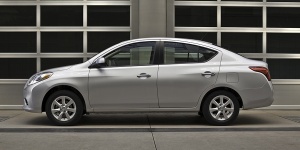 Nissan Versa Reviews / Specs / Pictures / Prices