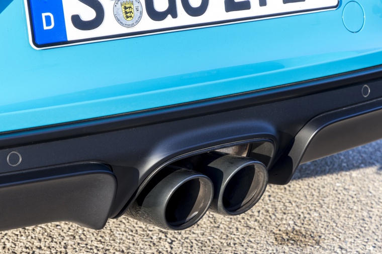 2018 Porsche 718 Boxster GTS Exhaust Tips Picture