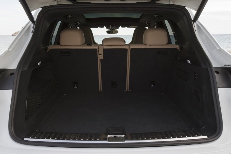 2019 Porsche Cayenne S AWD Trunk Picture