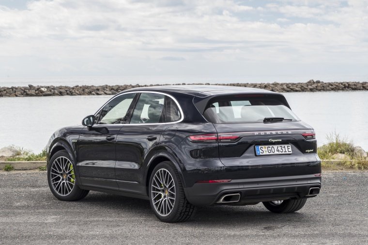 2019 Porsche Cayenne e-Hybrid AWD Picture
