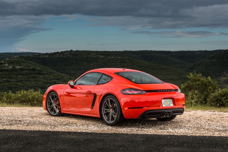 2018 Porsche 718 Cayman S Picture