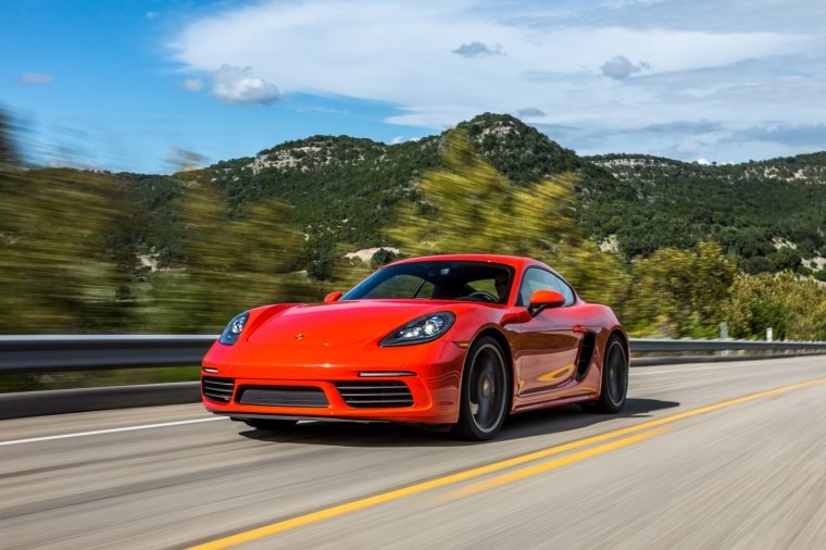 2018 Porsche 718 Cayman S Picture