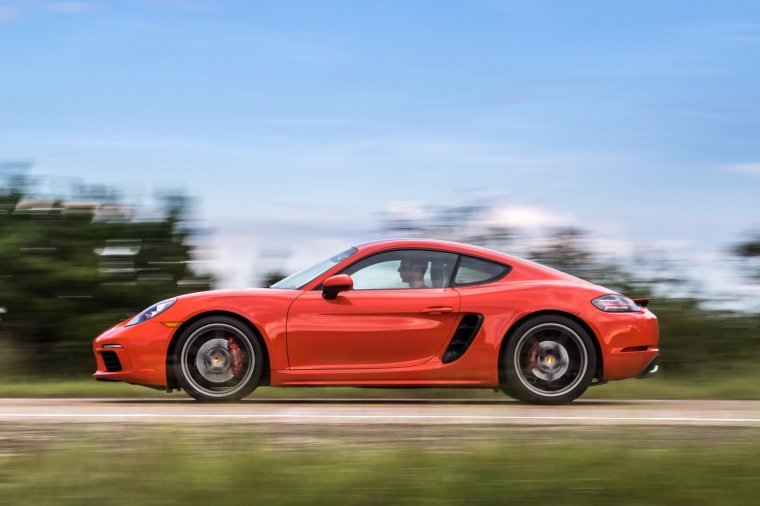 2018 Porsche 718 Cayman S Picture