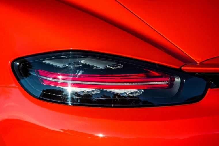 2018 Porsche 718 Cayman S Tail Light Picture