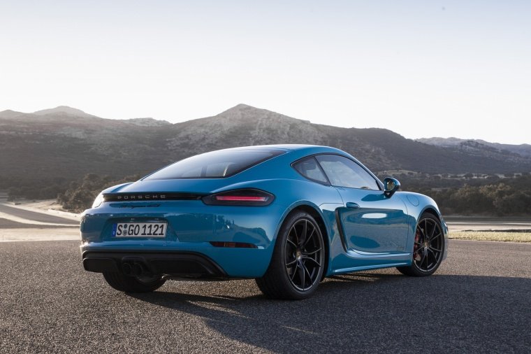 2018 Porsche 718 Cayman GTS Picture