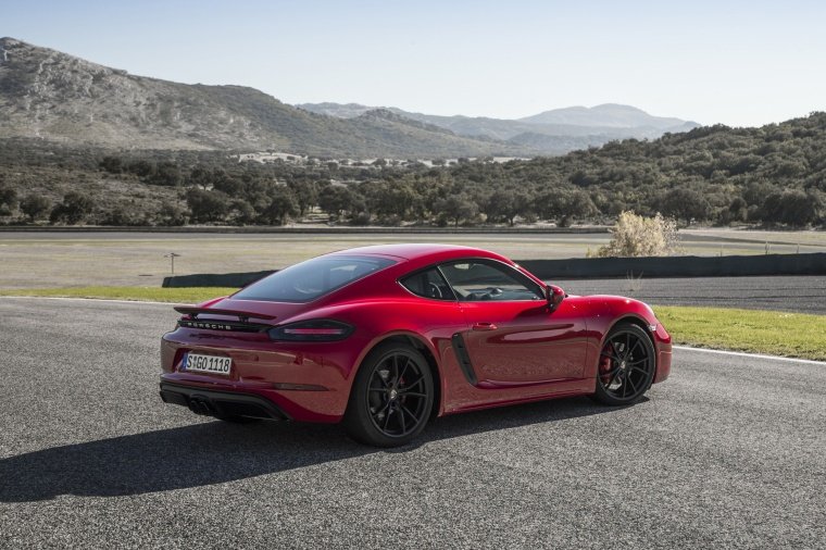 2018 Porsche 718 Cayman GTS Picture