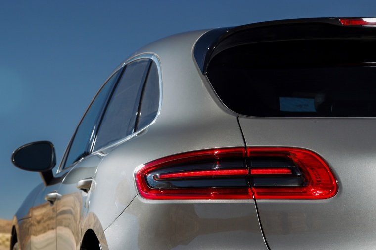 2015 Porsche Macan Turbo Tail Light Picture