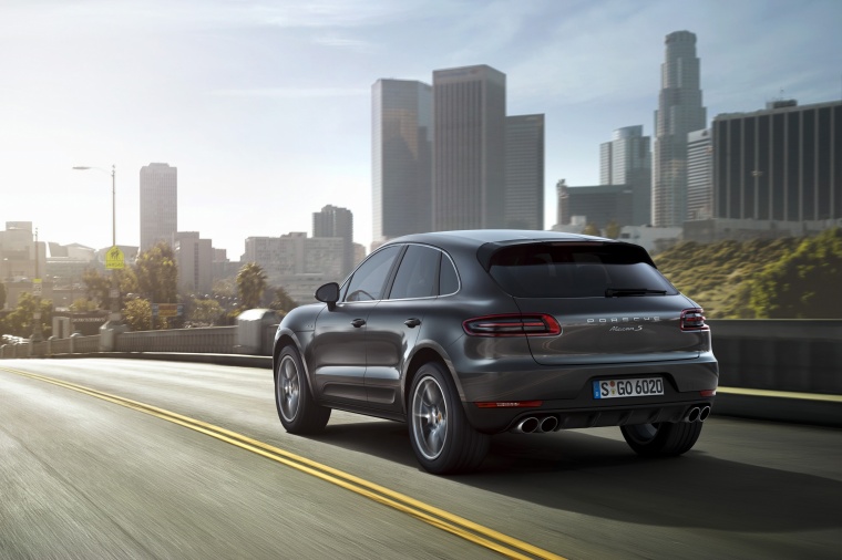 2016 Porsche Macan S Picture