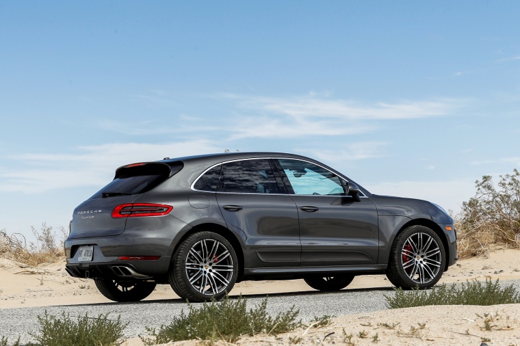 2016 Porsche Macan Turbo Picture