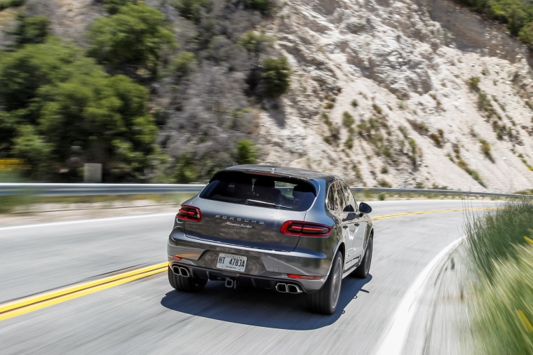 2016 Porsche Macan Turbo Picture