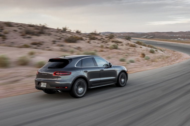 2016 Porsche Macan Turbo Picture