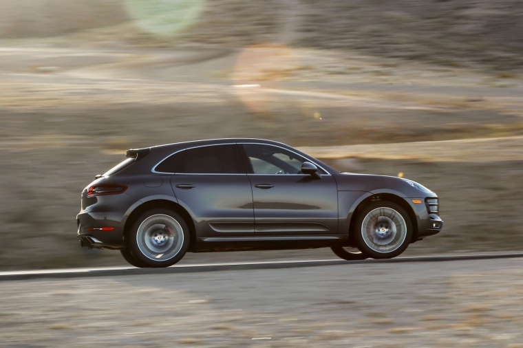 2016 Porsche Macan Turbo Picture