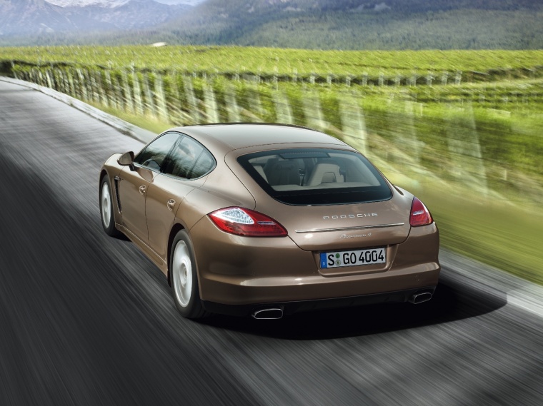 2011 Porsche Panamera 4 Picture