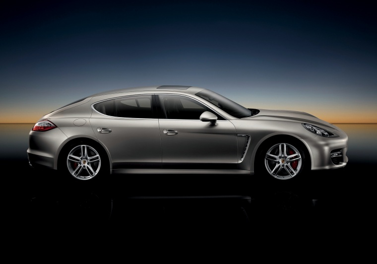 2011 Porsche Panamera Turbo Picture