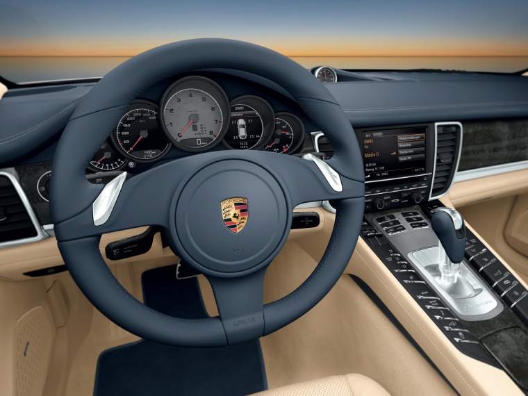 2011 Porsche Panamera Turbo Cockpit Picture