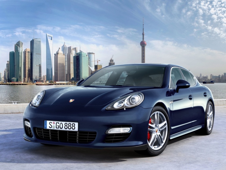 2011 Porsche Panamera 4S Picture