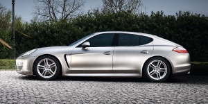 2011 Porsche Panamera Reviews / Specs / Pictures / Prices