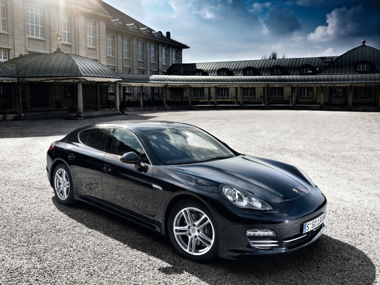 2012 Porsche Panamera 4 Picture