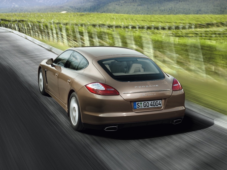 2012 Porsche Panamera 4 Picture