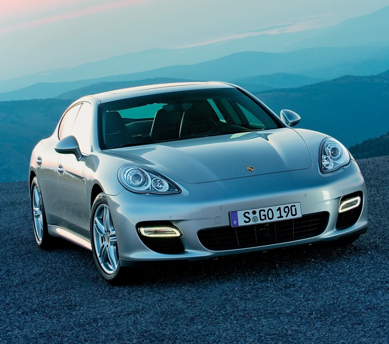 2012 Porsche Panamera Turbo Picture