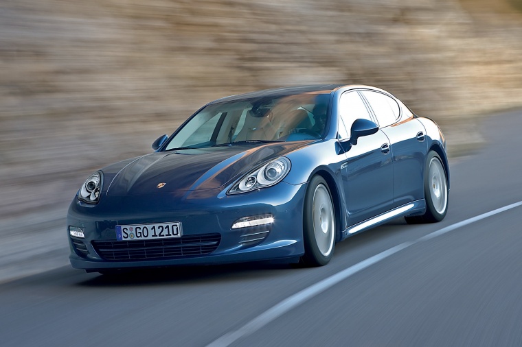 2013 Porsche Panamera 4S Picture