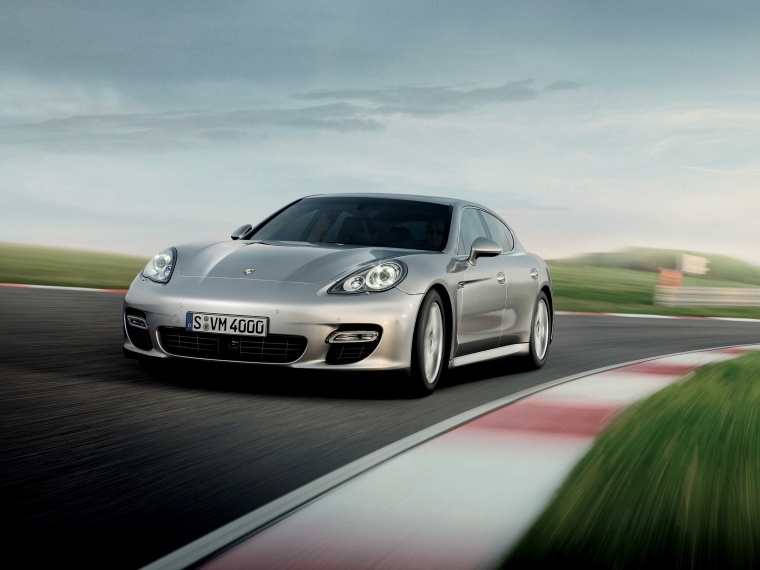 2013 Porsche Panamera Turbo Picture