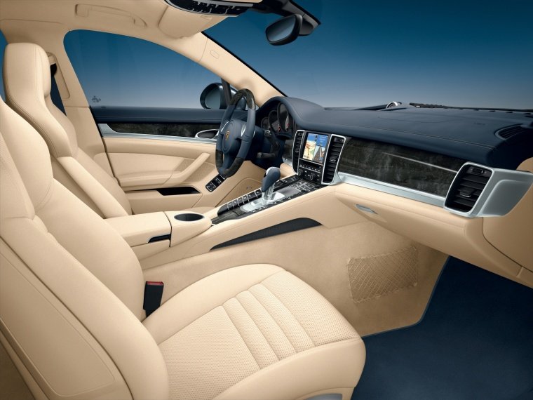 2013 Porsche Panamera Turbo Front Seats Picture