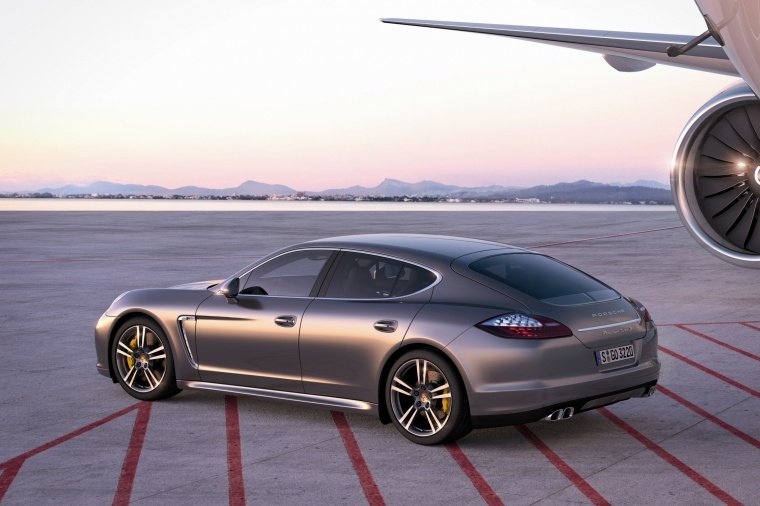 2013 Porsche Panamera Turbo S Picture