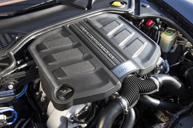 2014 Porsche Panamera 4S 3.0-liter V6 twin-turbo Engine Picture